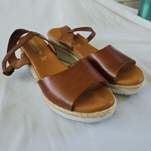 Bertuchi Brown Leather Sandals Made in Spain Size 40 US 9 Quiet Luxury Capsule
